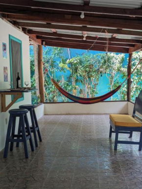 Delightful garden apartment, 2 min to beach